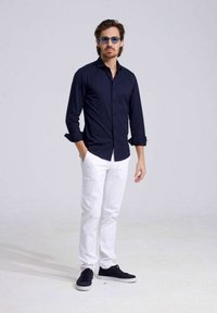 NØLSON STRÅCKA STRETCH - Overhemd - dark blue