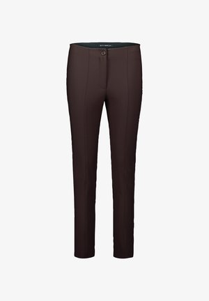 Brązowe spodnie o klasycznym kroju, dopasowane, z pojedynczym zapięciem na guzik, szlufkami na pasek i subtelnymi detalami szwów. Gładka tekstura tkaniny.