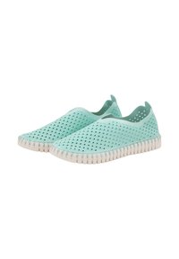 Lichtblauwe instapschoenen met een geperforeerd patroon en een witte rubberen zool. Flexibel materiaal en ronde randen voor comfort.