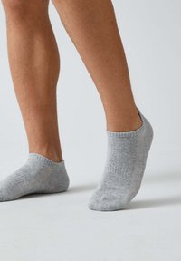 SNOCKS 6 PACK - Calze - grau