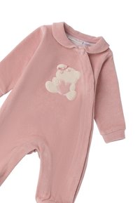 Tutina per neonati in pile rosa con ricamo di un orso e un cuore, colletto rotondo e maniche lunghe con polsini a costine. Tessuto morbido in tutto.