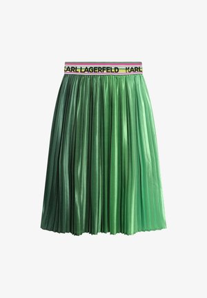 Plissierter grüner Rock mit einem breiten elastischen Bund, der "KARL LAGERFELD" in Schwarz trägt, und dekorativen pinken und silbernen Streifen.