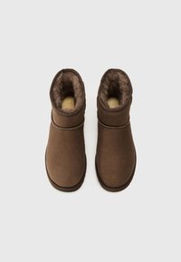 UGG CLASSIC MINI II - Vinterstøvler - dusted cocoa