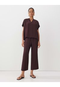 someday. Pantalon classique - plum