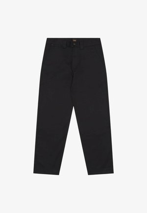 Pantaloni neri a gamba dritta con passanti per cintura, tasche laterali, chiusura con bottone e piccolo marchio "BOSS" sulla vita.