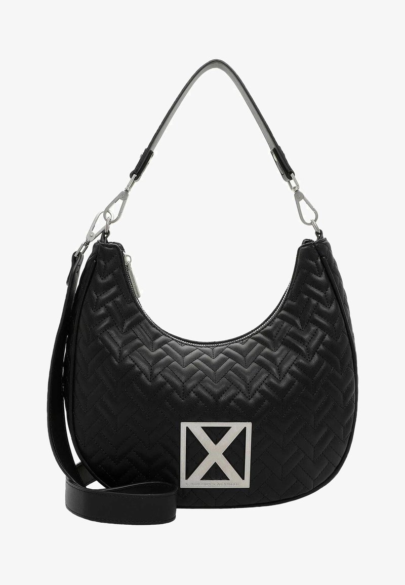Bolso de mano acolchado negro con forma hobo, textura de cuero suave y un acento de logotipo geométrico plateado. Incluye una correa desmontable.
