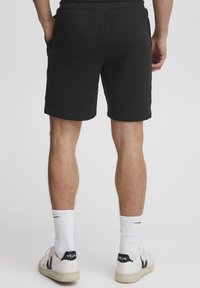 INDICODE JEANS IDNILSSON - Kratke hlače - black