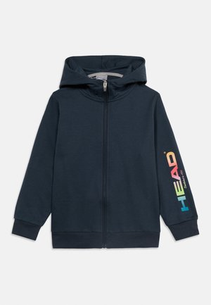 Granatowa bluza z suwakiem i przyszytym kapturem oraz wielokolorowym logo „HEAD” na lewym rękawie.