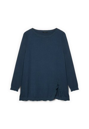 Suéter de manga larga en color navy con cuello redondo, ribetes texturizados alrededor del cuello y las mangas, y detalle de un dobladillo con abertura en los laterales. Tejido suave de punto.