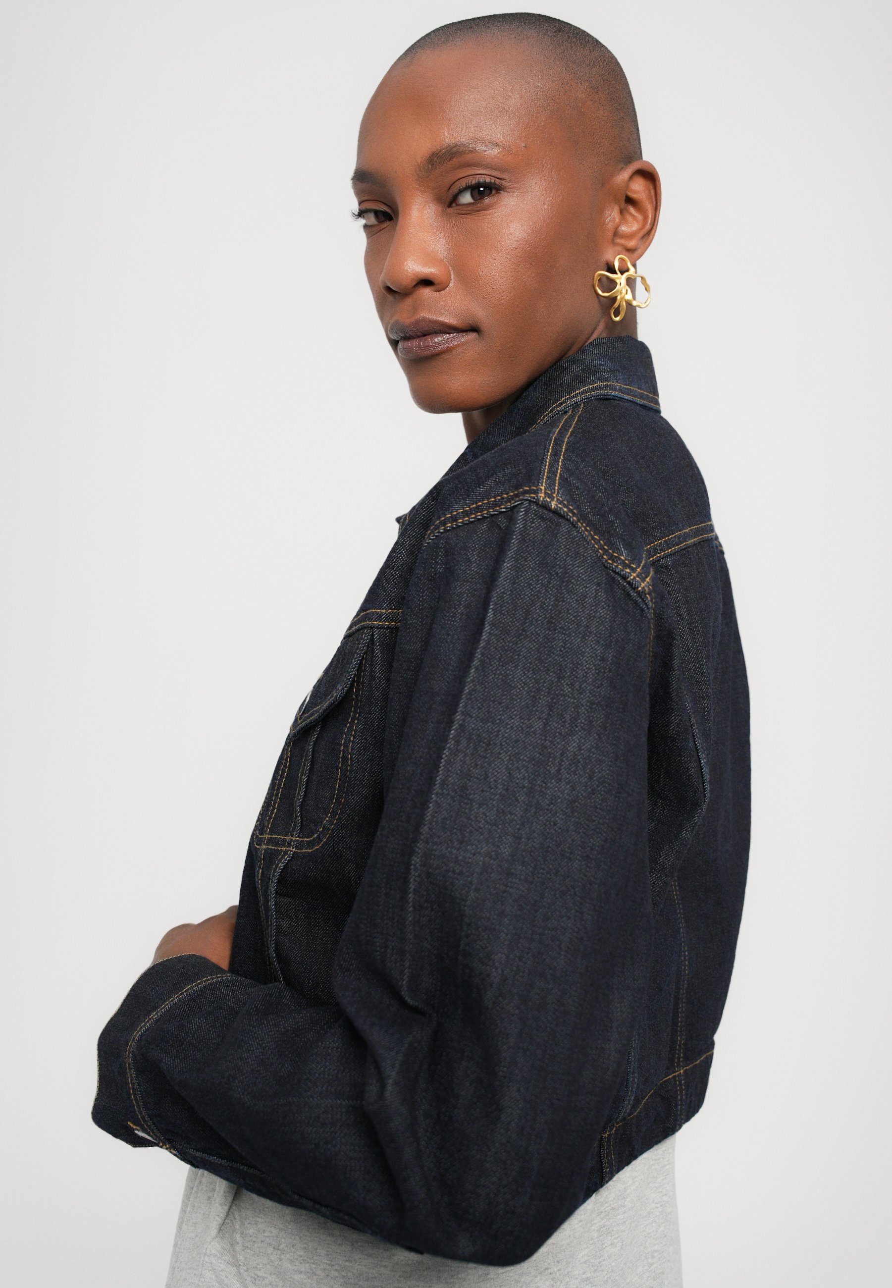 Victoria Beckham CROPPED JACKET - Denim jacket - indigo rinse/dark