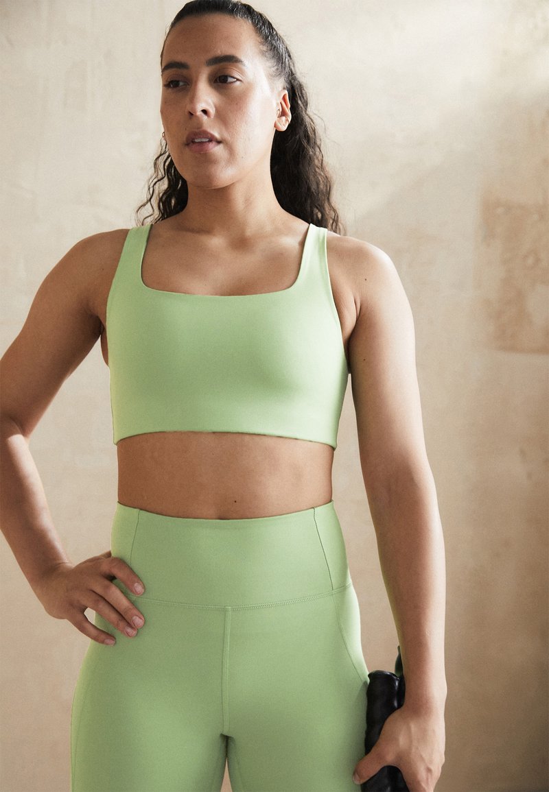 Girlfriend Collective TOMMY BRA SQUARE NECK High support sports bra