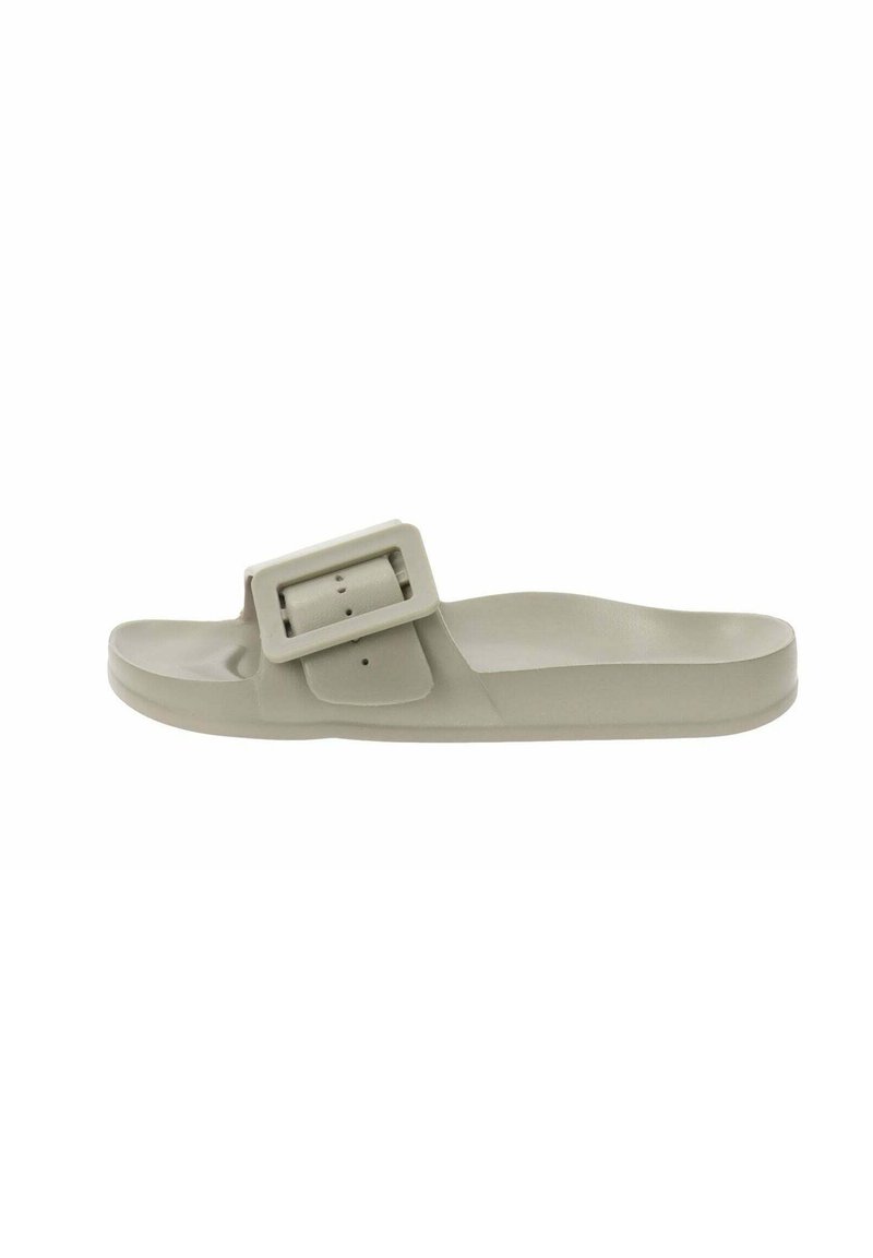 Sandal in plastica grigia chiara con una larga fascia con fibbia, superficie liscia, design open-toe e soletta sagomata per supporto.