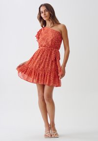 TUSSAH LIZZIE - Koktel haljina / svečana haljina - red lurex abstract
