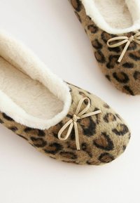 Next REGULAR FIT - Pantuflas - animal faux fur lined
