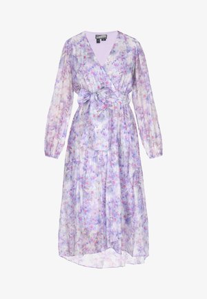 Maxikleid aus transparentem Stoff mit floralem Muster in Lila- und Rosatönen. Es hat einen Wickeldesign und lange Ärmel mit einem Bindegürtel.