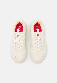 Fila COLLENE - Sapatilhas - marshmallow