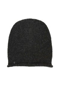Beanie lavorato a maglia grigio scuro con orlo piegato e un piccolo logo metallico rotondo vicino alla parte inferiore.