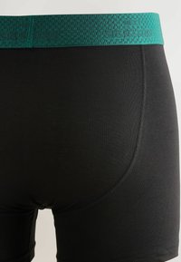 Unausgewählt, black rich metallic red green waistband