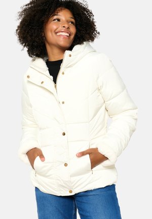 Veste blanche rembourrée avec une capuche, dotée de détails en métal doré, de poches latérales et d'une doublure douce et texturée le long des poignets et du col.