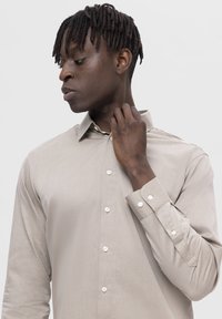 Selected Homme SLHSLIMETHAN SHIRT CLASSIC - Ing - off-white