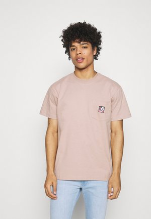 POINT ORGANIC POCKET TEE - Printtipaita - gallnut