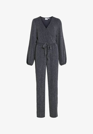 Szary kombinezon z długim rękawem, z dekoltem w serek, wiązany w talii, o luźnym kroju. Wykonany z teksturowanej, błyszczącej tkaniny. Prosta sylwetka nogawek.