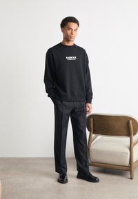 Barbour International FORMULA CREW - Melegítőfelső - black
