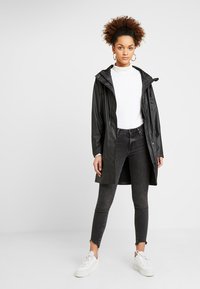 ICHI IHTazi - Vízálló dzseki - black