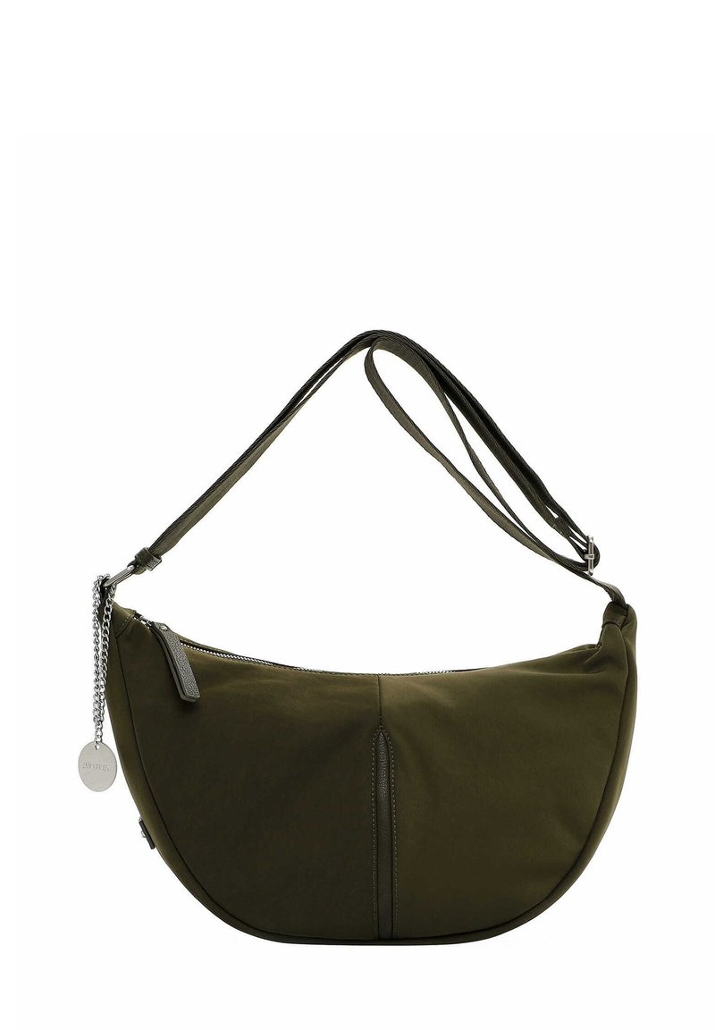 Borsa hobo verde oliva con design curvo, realizzata in tessuto morbido. Presenta una chiusura con zip e un accentuazione in catena argentata. Inclusa tracolla regolabile.