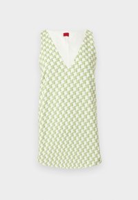 Robe sans manches à col en V avec motif pied-de-poule vert clair et blanc et étiquette rouge Hugo à l'intérieur de l'encolure.
