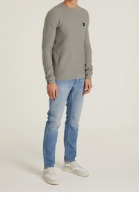 CHASIN' Pullover - grey