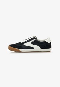 Seleccionado, black