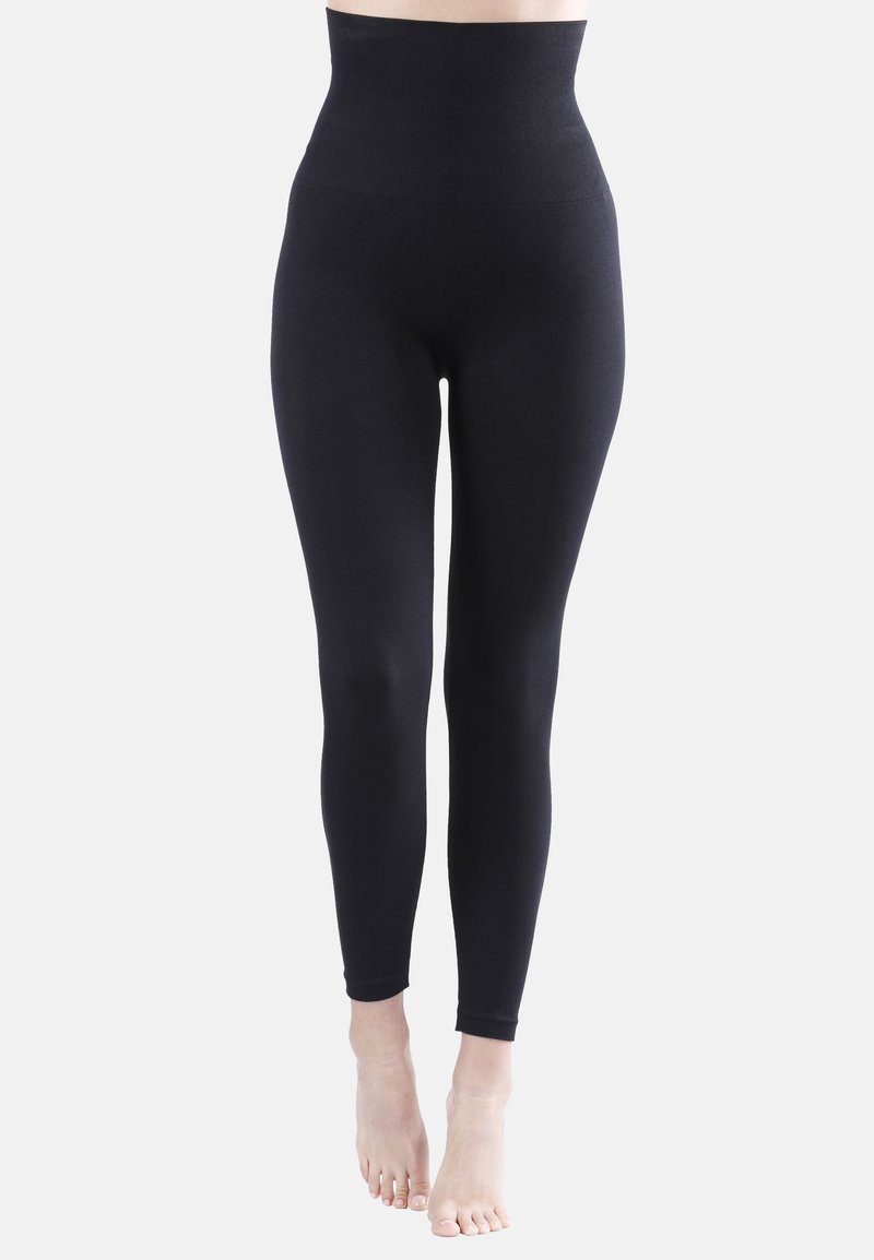 Leggings neri a vita alta realizzati in tessuto elasticizzato, con una texture liscia e design aderente, che arrivano fino alla caviglia senza cuciture visibili.
