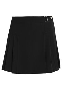 Svart plisserad kjol med en platt midjeband, med en silvrig metallspänne detalj och sidofickor. Tillverkad av ett mjukt tyg.