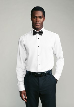 Next REGULAR FIT - SINGLE CUFF AND BOW TIE PACK SET - Hemd - white textured black bow tie
