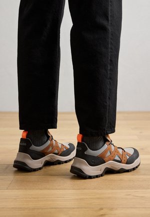 OFFROAD - Trainers - black/camel/moonrock