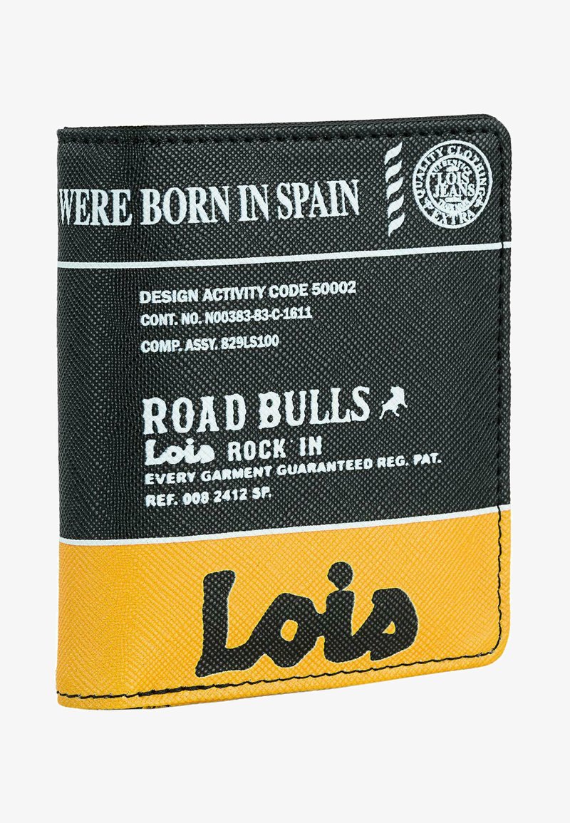 Cartera de tela negra y amarilla con estampados de texto y un logo destacado. El material presenta un acabado texturizado y duradero, con un diseño de plegado.