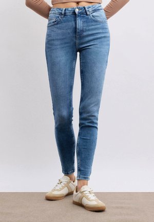 BÁSICOS DE TIRO MEDIO - Vaqueros pitillo - azul