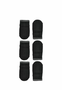 Manoplas negras con textura acanalada y puños grises, con forma redondeada. Cuatro manoplas dispuestas en pares, mostrando diseños similares.