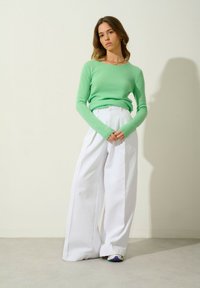 Authentic Cashmere EPÉNA - Stickad tröja - linden