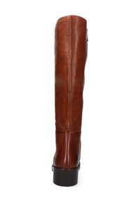 Bota de cuero marrón hasta la rodilla con un acabado suave, que presenta un tacón plano, detalle de cremallera lateral y una textura ligeramente fruncida en la parte trasera.