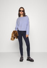 Vero Moda Petite VMDOFFY O NECK BOXY - Camisola - jacaranda