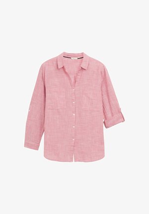 Piros kockás, hosszú ujjú ing, gombos gallérral, két elülső zsebbel és felgöngyölt ujjal, könnyű anyagból készült.