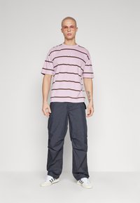 Samsøe Samsøe SAROSS X TROUSERS 15137 - Stoffhose - washed black