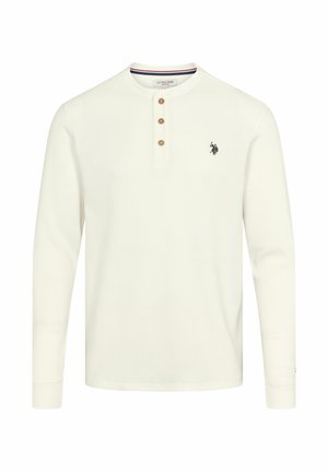 Bílá mikina Henley s dlouhými rukávy z waflového úpletu, se třemi hnědými knoflíky a malým černým vyšívaným logem hráče polo na hrudi.