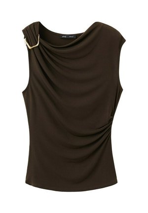 Tmavohnedé tielko bez rukávov s prevlečeným výstrihom a látkou zhromaždenou na ramene zlatou sponou, s bočným riasením.