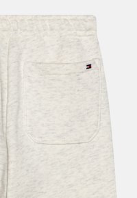 Tommy Hilfiger TIMELESS UNISEX - Stoffhose - snow white heather