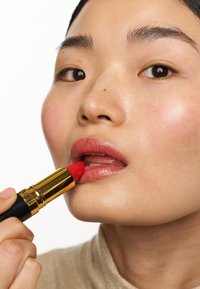 Revlon ROUGE À LÈVRES SUPERLUSTROUS - Rossetto - 654 ravish me red