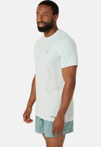 ASICS SEAMLESS SS - Sports T-shirts - light celadon birch