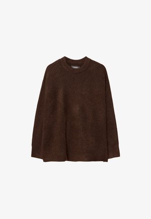 Bruine, oversized trui met een ronde hals, gemaakt van zachte, gestructureerde stof. Heeft lange mouwen en een relaxte pasvorm.